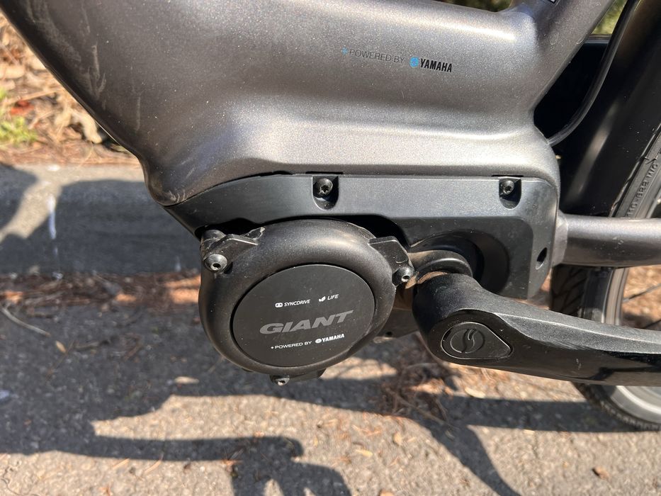 Rower elektryczny GIANT GRANDTOUR E+ silnik centralny YAMAHA  /A
