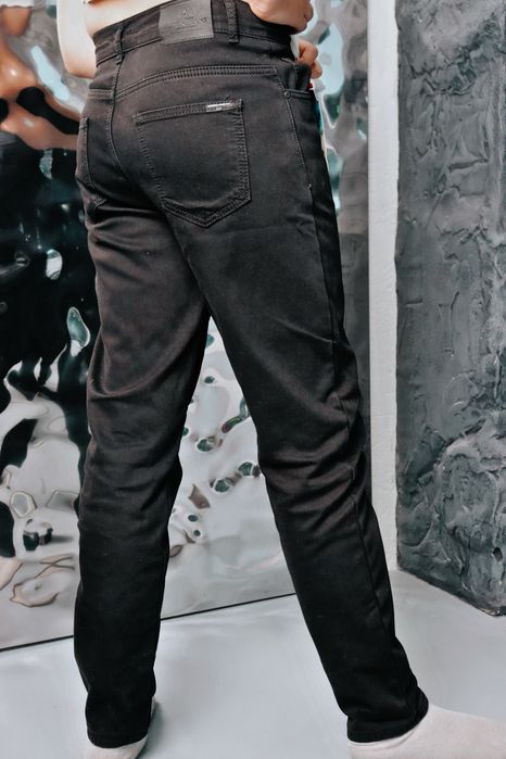 Джинси чорні утеплені для хлопців від 11до 15 по років