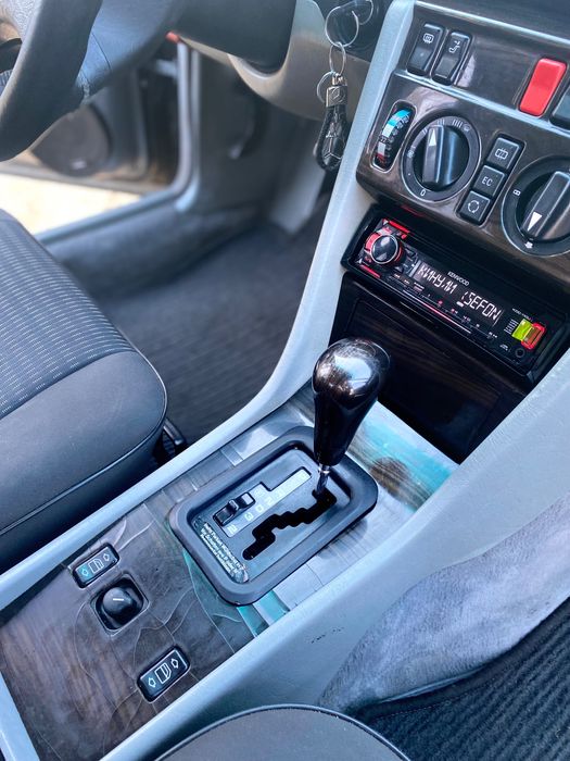 Продам W124 E220