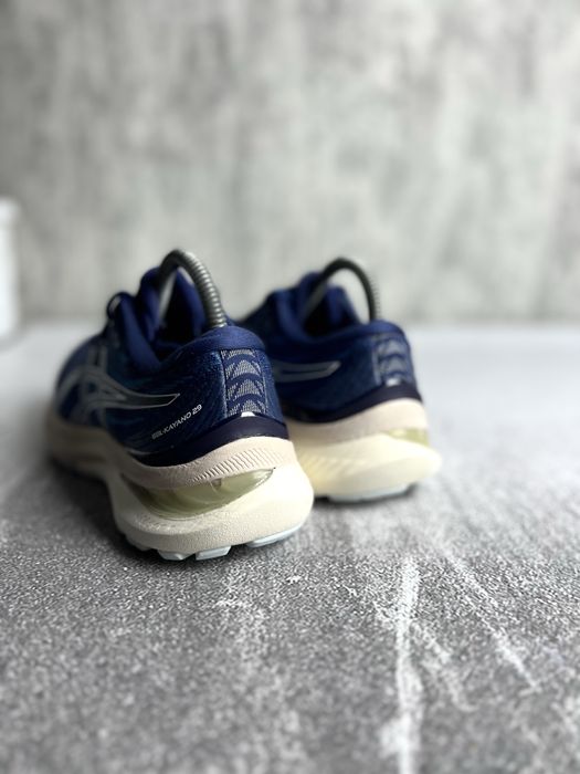 Кросівки жіночі ASICS Gel-Kayano 29 38(24)