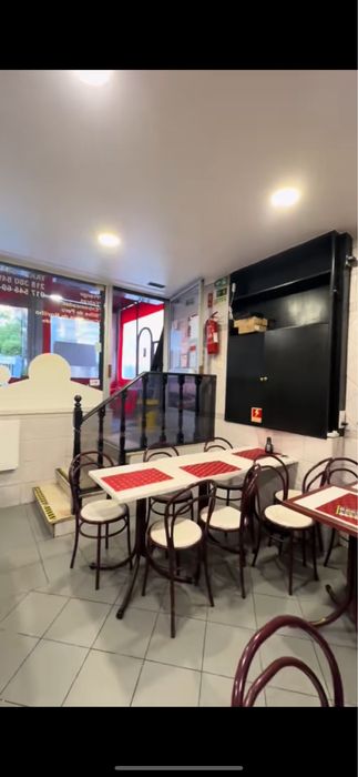 Restaurante de kebab e frango grelhado para transfers