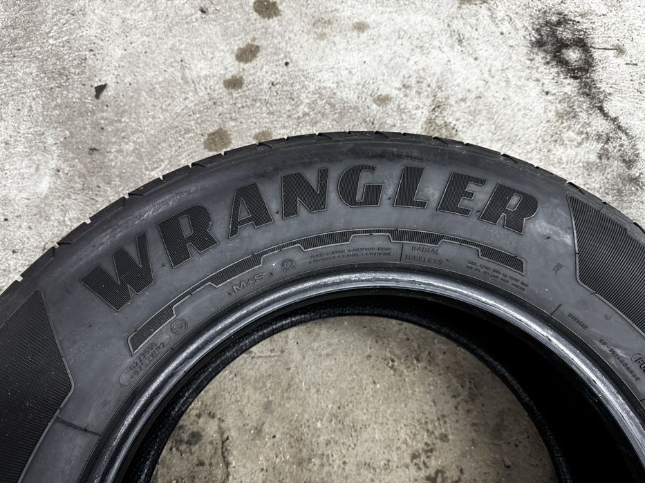 Opony całoroczne 255/65R18