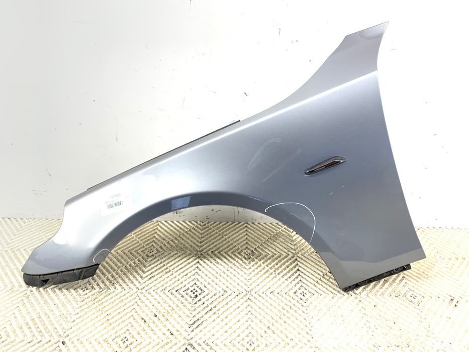 BŁOTNIK LEWY PRZÓD BMW E60 Sedan/Limuzyna 03-10 SREBRNY OSŁONA