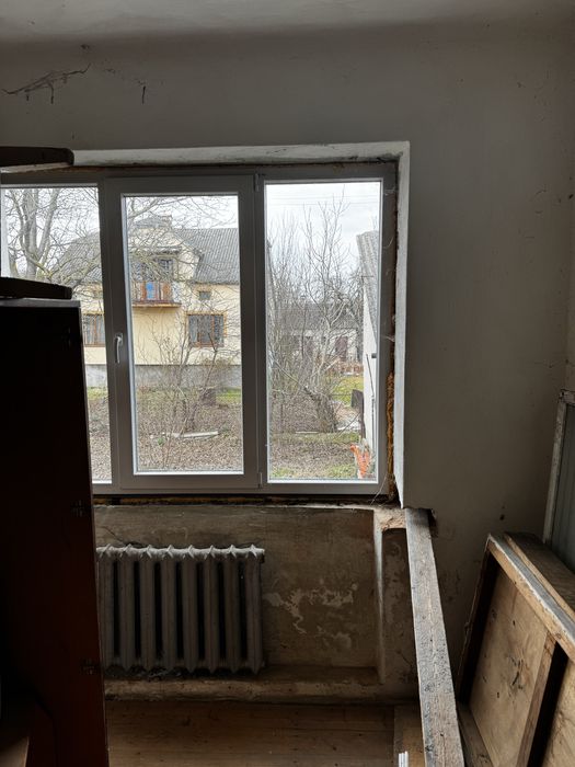 Продається цегляний спарений будинок в м. Самбір