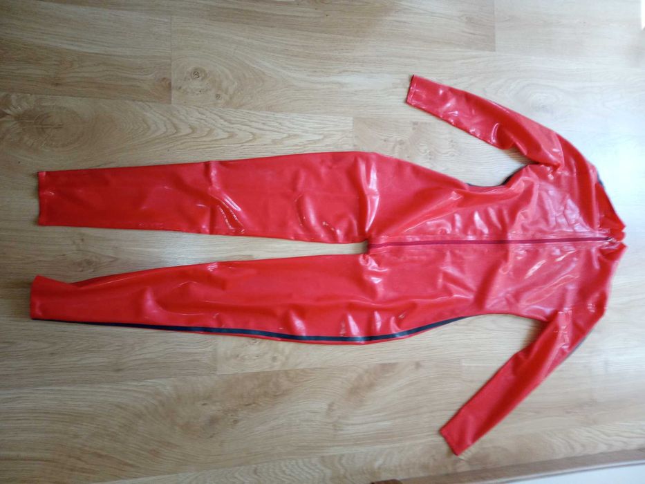998/ PROMO OD RĘKI  Nowy kombinezon catsuit L czerwony 3 suwaki latex