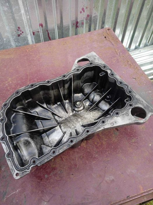 Поддон двигателя Рено