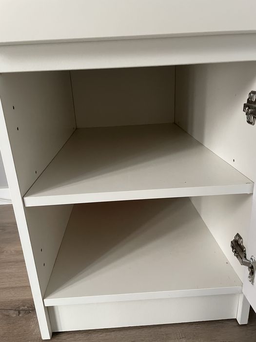 Secretária de cor branca do Ikea