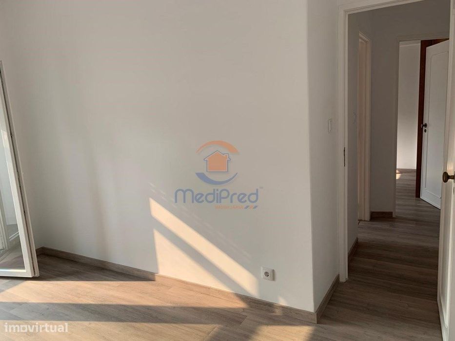 Arrendamento | Apartamento T2 remodelado em Odivelas