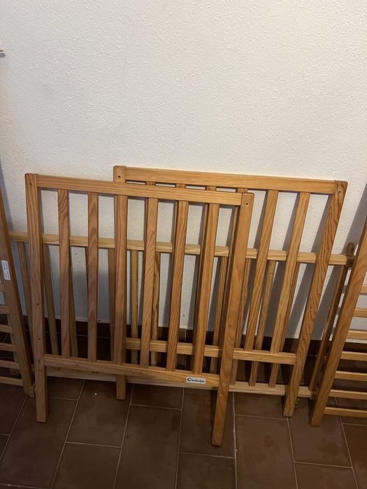 Cama de grades de criança