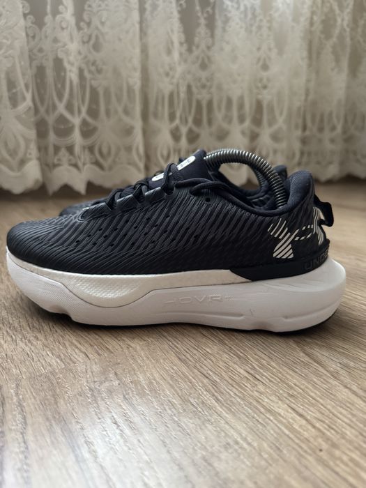 Кросівки бігові Under Armour