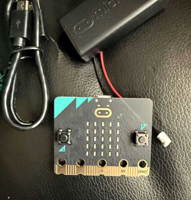 BBC micro:bit V2.2 GO zestaw edukacyjny microbit GO