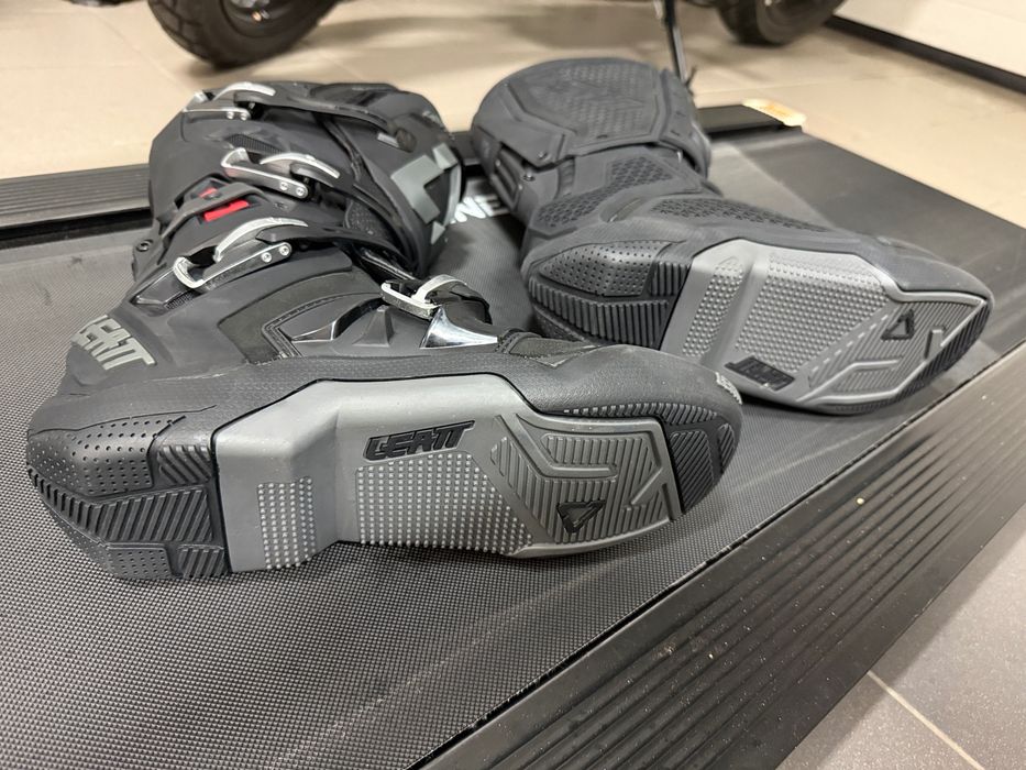 Buty motocyklowe Leatt 5.5 – jak nowe | Rozmiar 45.5