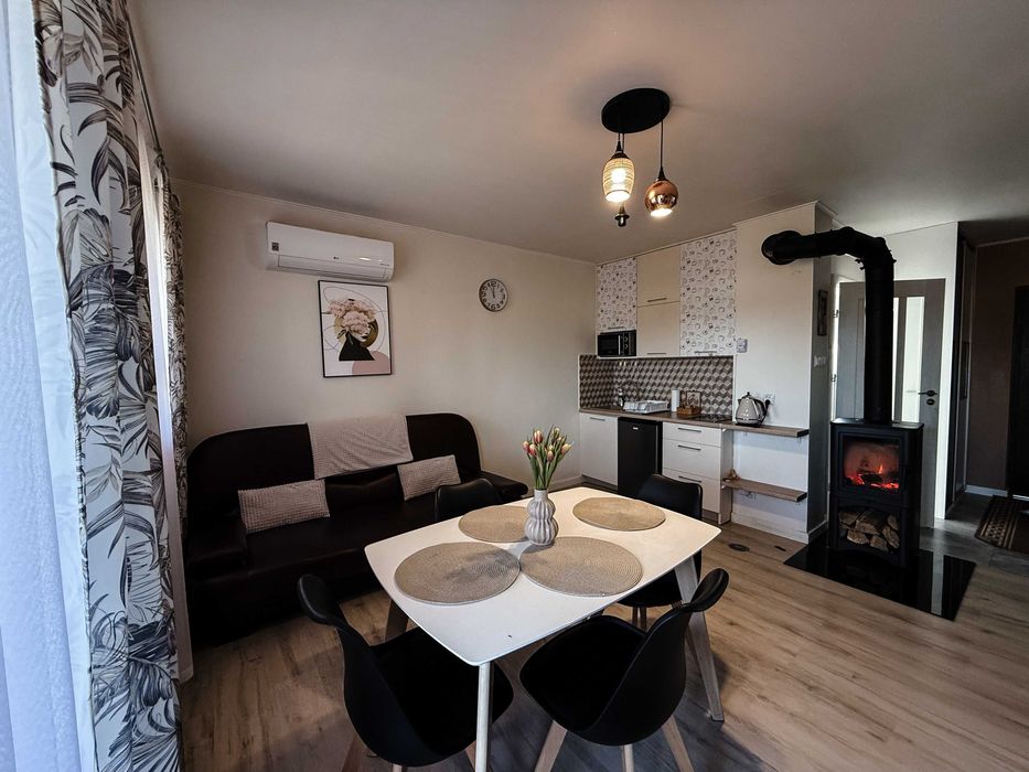 Domki, całoroczne z jacuzzi na wyłączność, noclegi Bałtów,