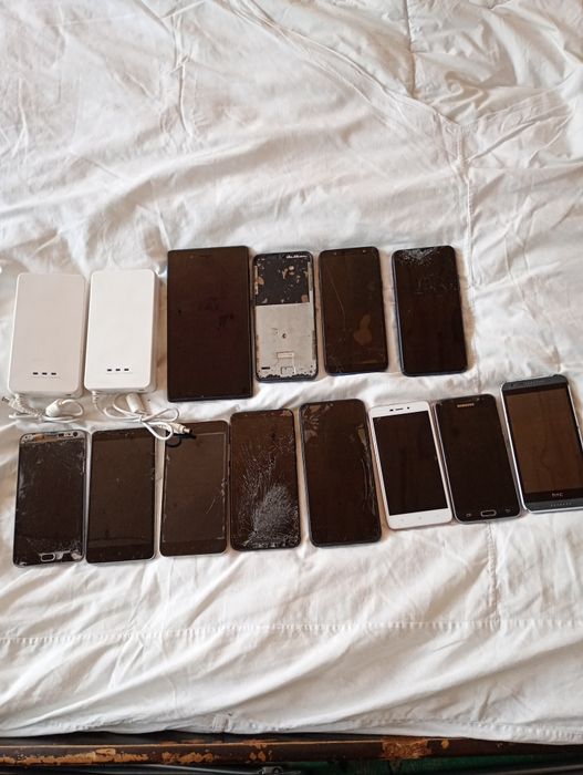 Продам  мобiльнi телефон.