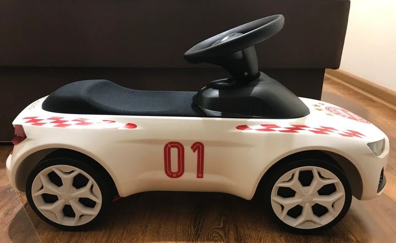 Jeździk dziecięcy autko samochodzik AUDI biały używany