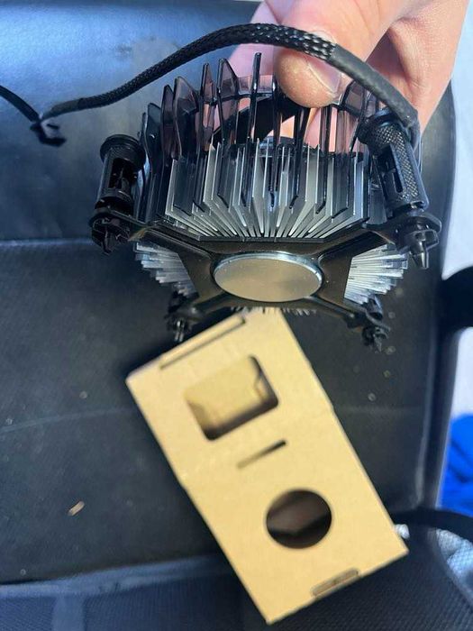 Intel Stock Cooler - Nieużywany, nowy.