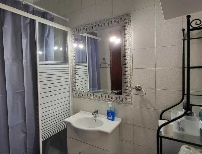 Quarto individual ou duplo Oeiras para estudantes, bem localizado, muita luz, ambiente sossegado