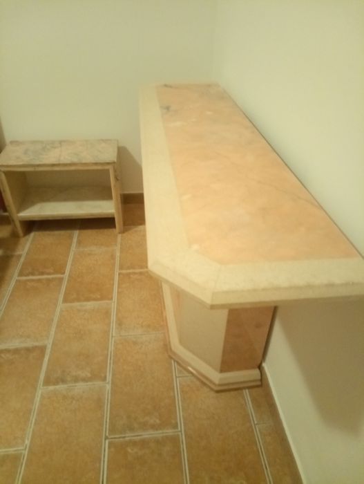 Moveis em marmore: Bancada + Mesa pequena