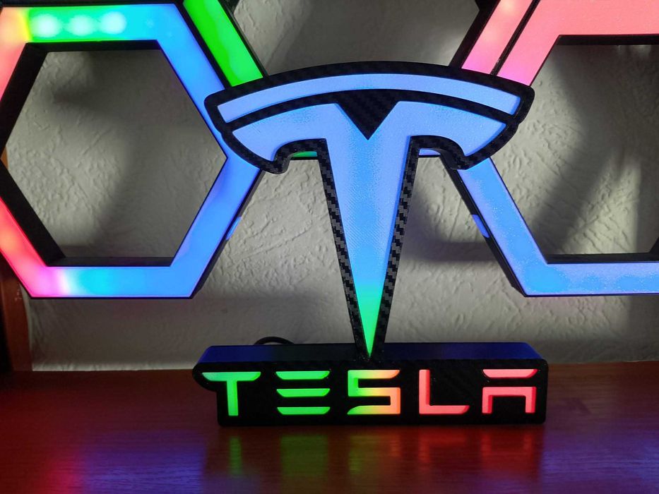 Podświetlany led napis TESLA | Dekoracja 3D | Lampka na biurko