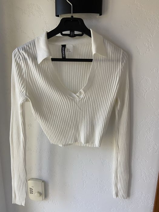 Біла кофта фірми  H&M