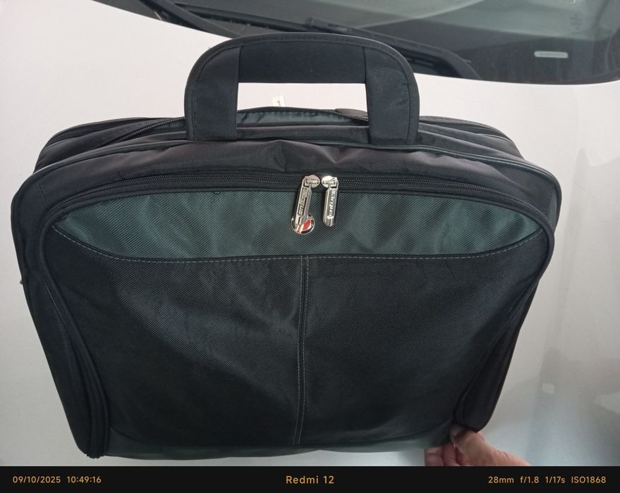 mala de computador e arquivos