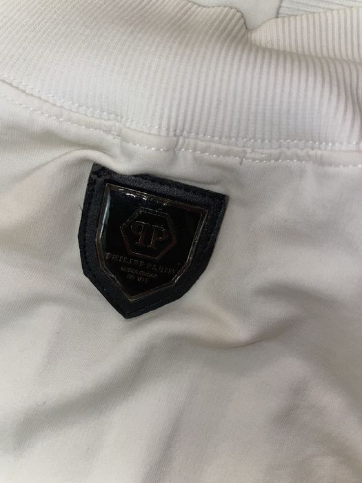 Продам фирменый костюм (PHILIPP PLEIN)