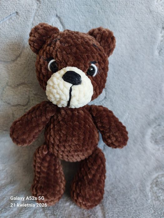 Mały miś na szydełku