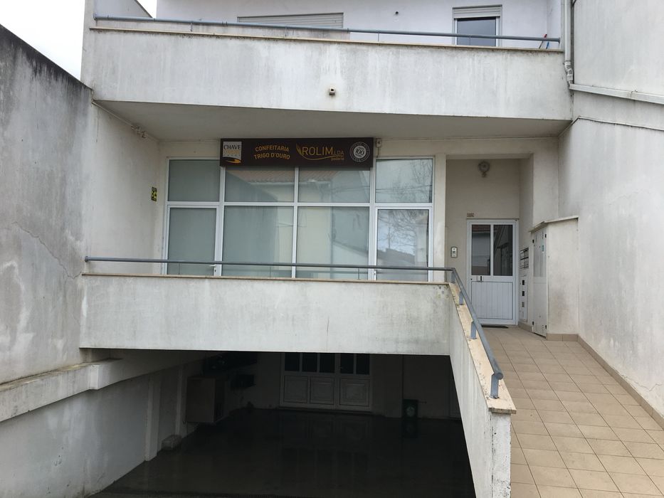 Pastelaria Padaria Granja do Ulmeiro - vendo arrendo