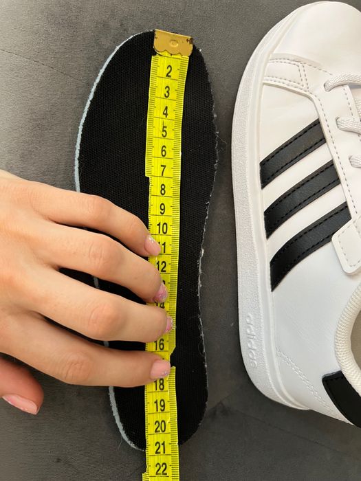 Кросівки Adidas 32 розмір