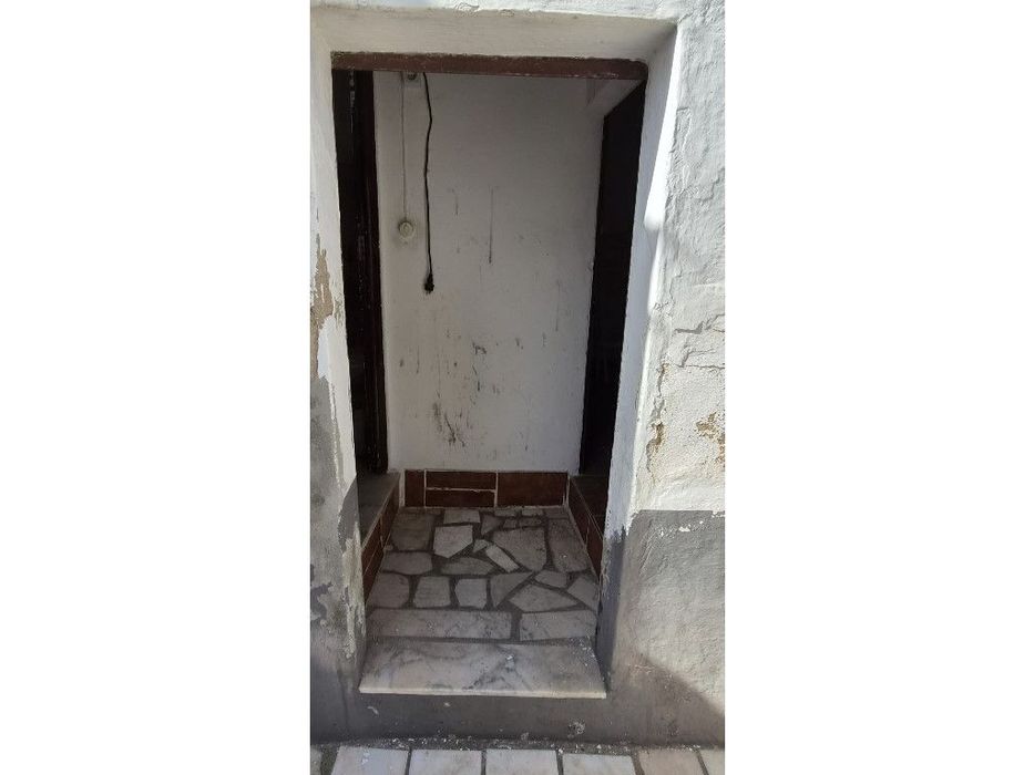 Moradia T1+1 com quintal na Vila de Redondo (Évora)