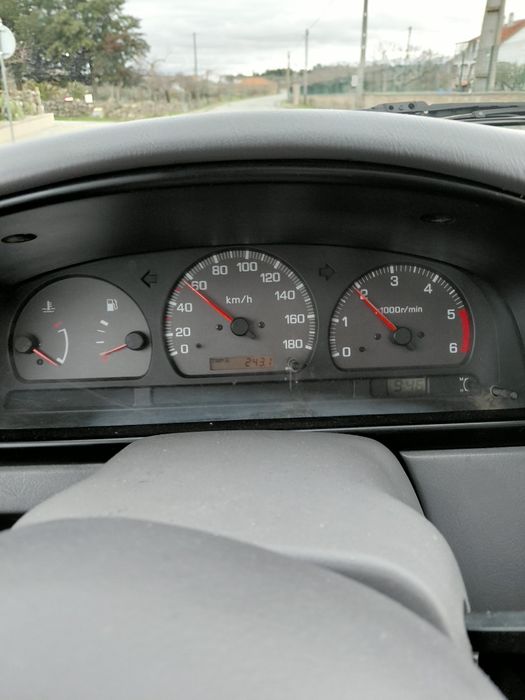 Nissan impecável