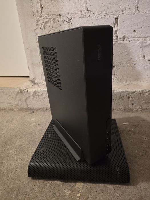 Fractal Design NODE 202 SFF