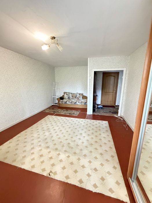 Продам 1о кімнатну Героів Крут