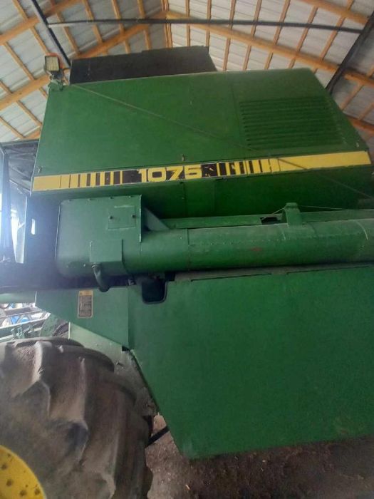 Kombajn John Deere 1075