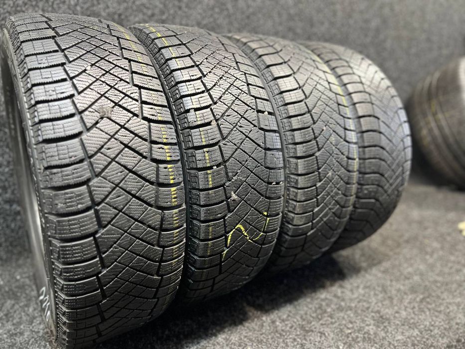 Продам Б/У шини Pirelli 205/60R16 Ice Zero