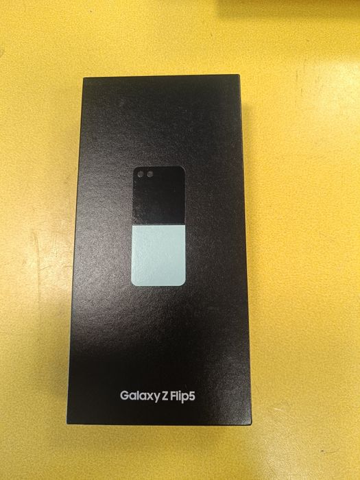 J.NOWY Samsung Galaxy Z Flip 5 / 256/8 GB / Mint / Sklep Wieluń