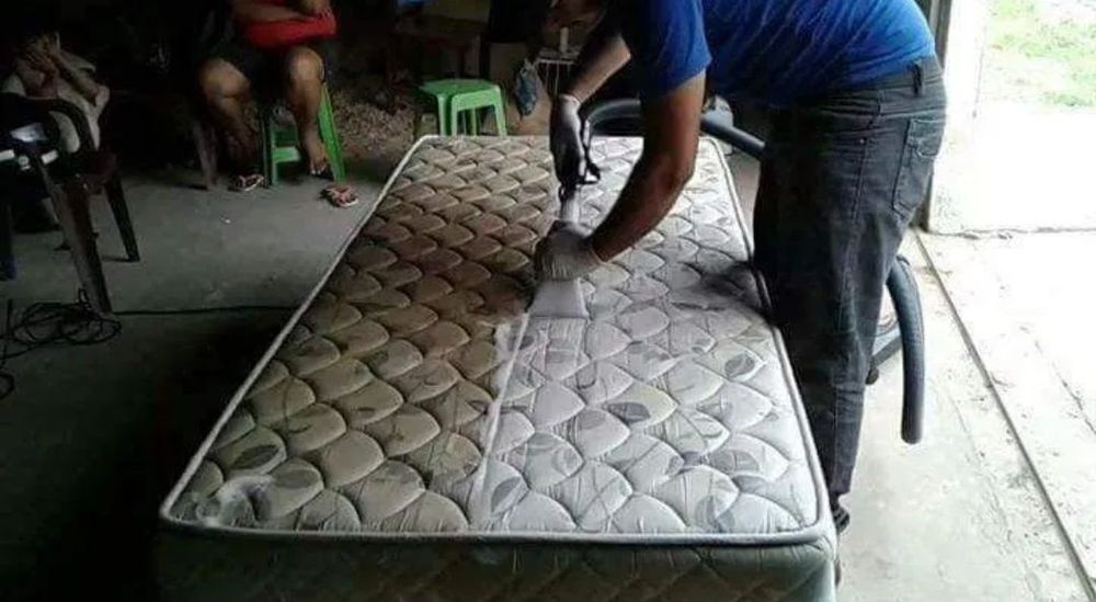 Limpeza a seco de sofás,colchões,carpetes,alcatifas e automóveis