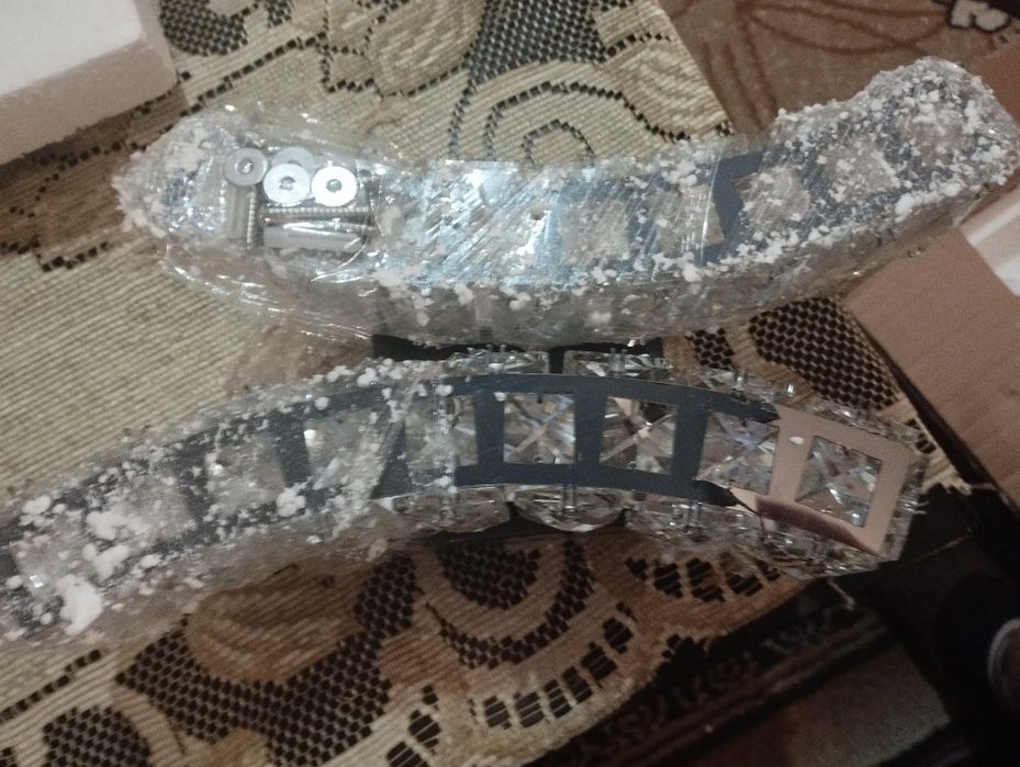 Люстра під стелю