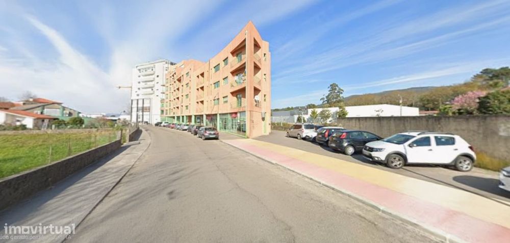 Arrumo em Valença no edifício Luso Galaico