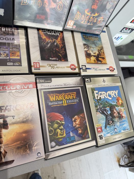Komplet gier na PC stan doskonały m.in. Diablo 1 i 2 , C&C , Warcraft i wiele innych