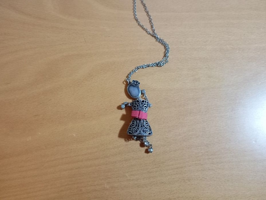 Mega lote de bijuteria variada: anéis, pulseiras e colares