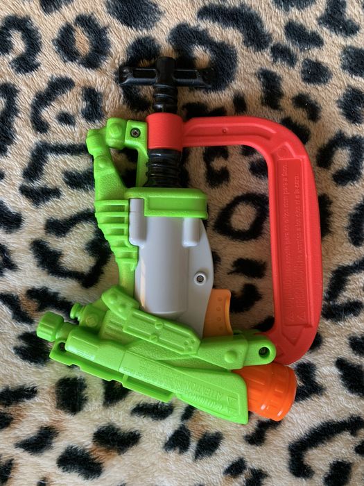 Автомати бластери і пістолети