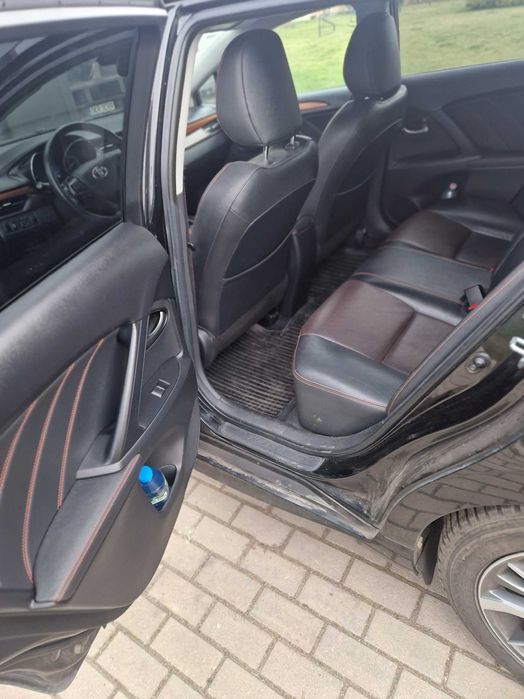 Toyota avensis 2.0 2016r