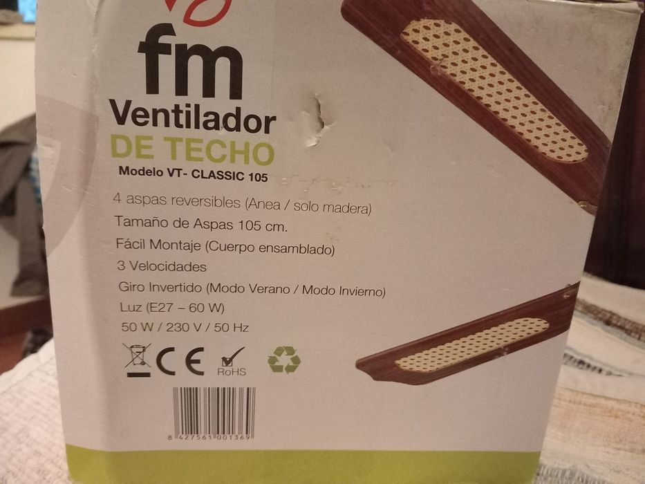Ventoinha se tecto com candeeiro