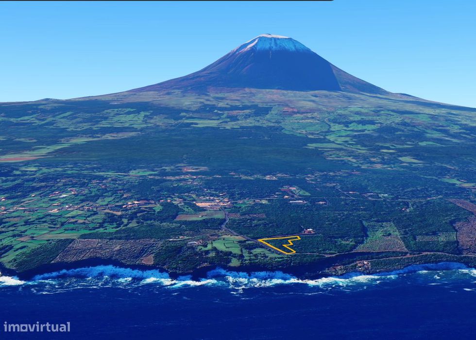 Terreno grande (+5000m2) com Projecto Aprovado e vista para o Mar!