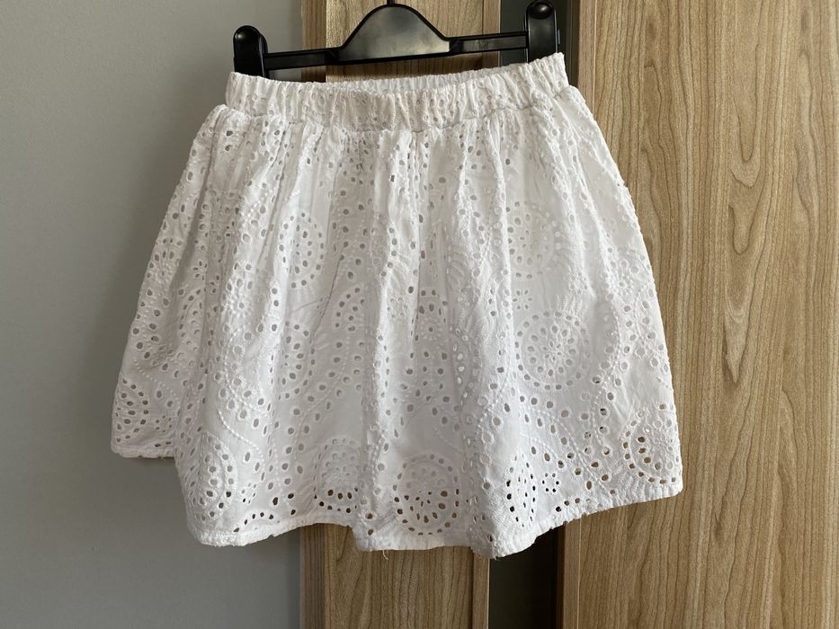 Ażurowa spódniczka