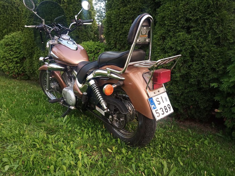 Suzuki. Intruder 125