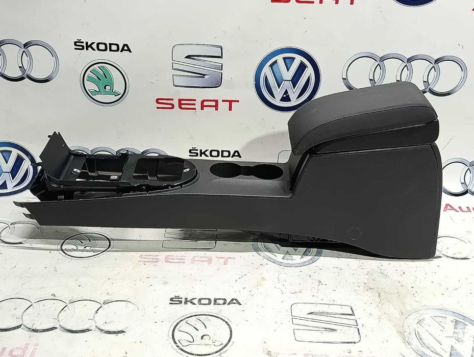 Підлокітник Volkswagen Touran Caddy Туран Каді