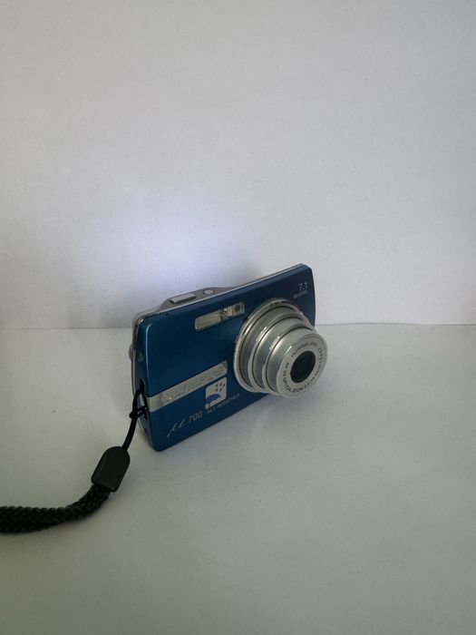 Цифровий фотоапарат Olympus mju 700 (синій, All-Weather, робочий) / Y2K