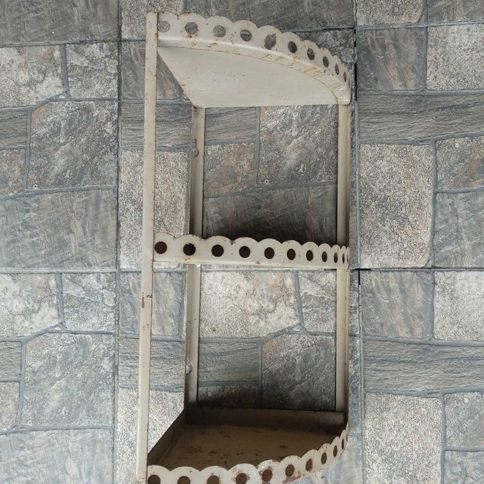 Полка металева .